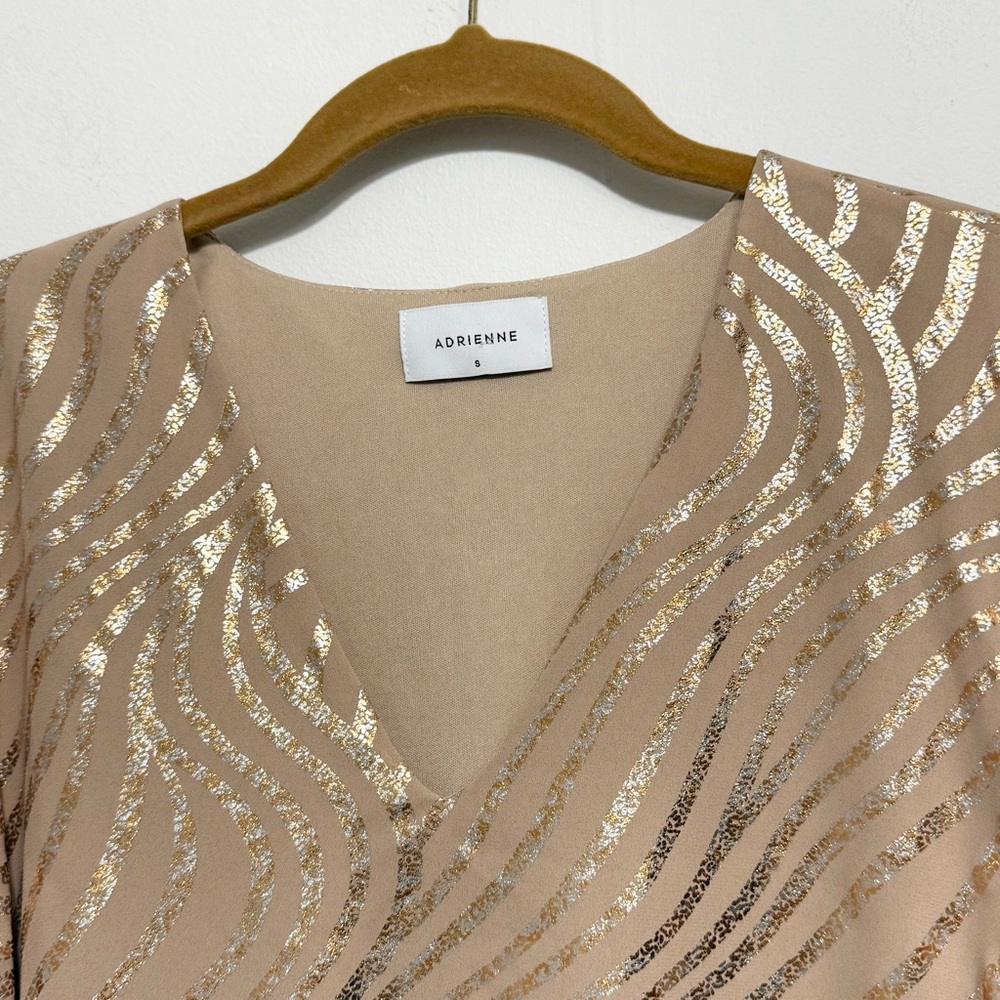 Gold Foil Ruched Sleeve Party Blouse V Neck ADRIENNE Size Small - Picture 4 of 6
